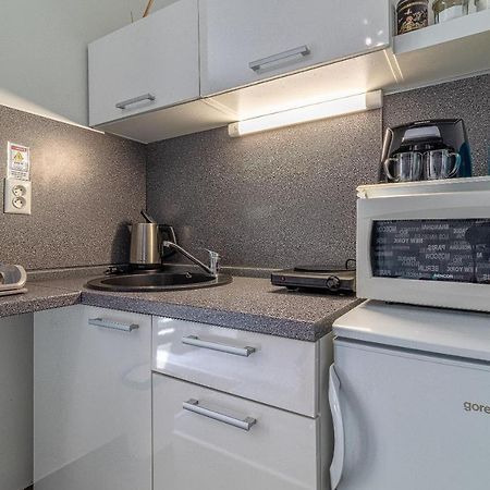 Bratislava -Apartment Near The City Center With A Balcony Екстер'єр фото