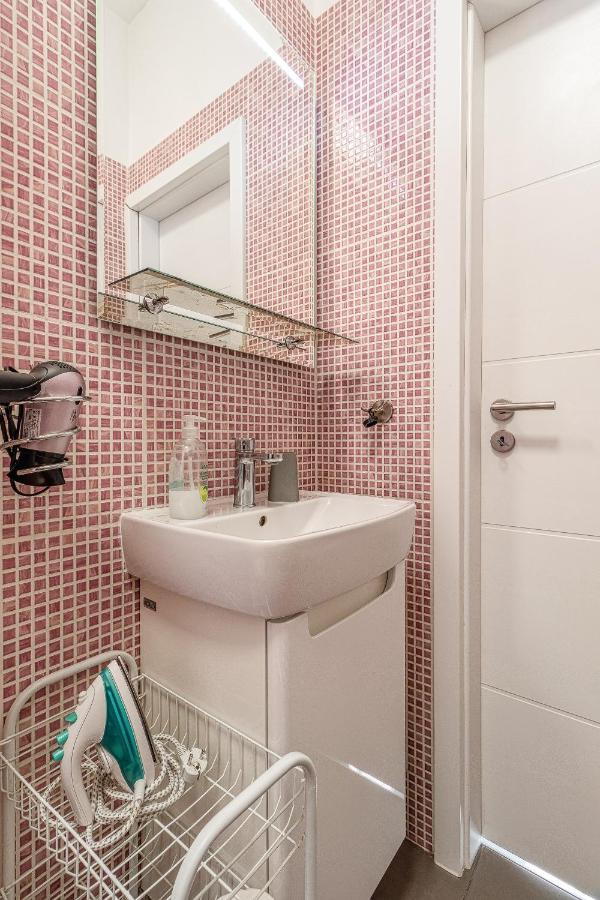Bratislava -Apartment Near The City Center With A Balcony Екстер'єр фото
